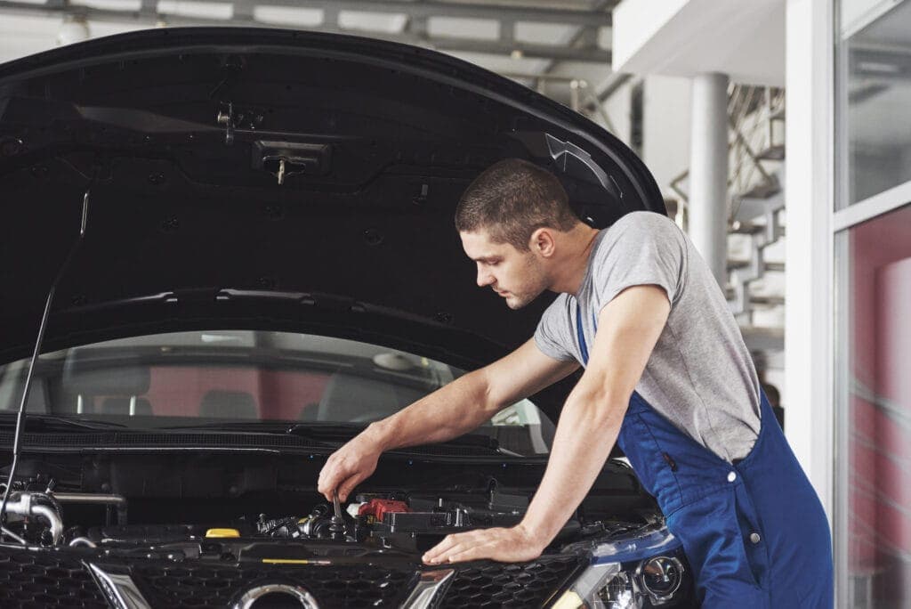 Mobile Oil Change Service in Jacksonville, FL providing professional engine protection